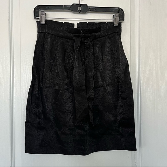 Chic Black Mini Skirt - Picture 3 of 7